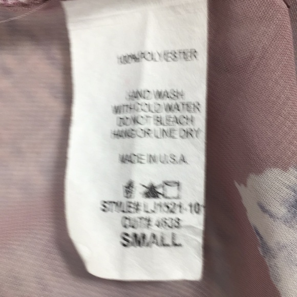 Lovely Kimono Floral Design Light Weigh Size Small - Picture 8 of 8